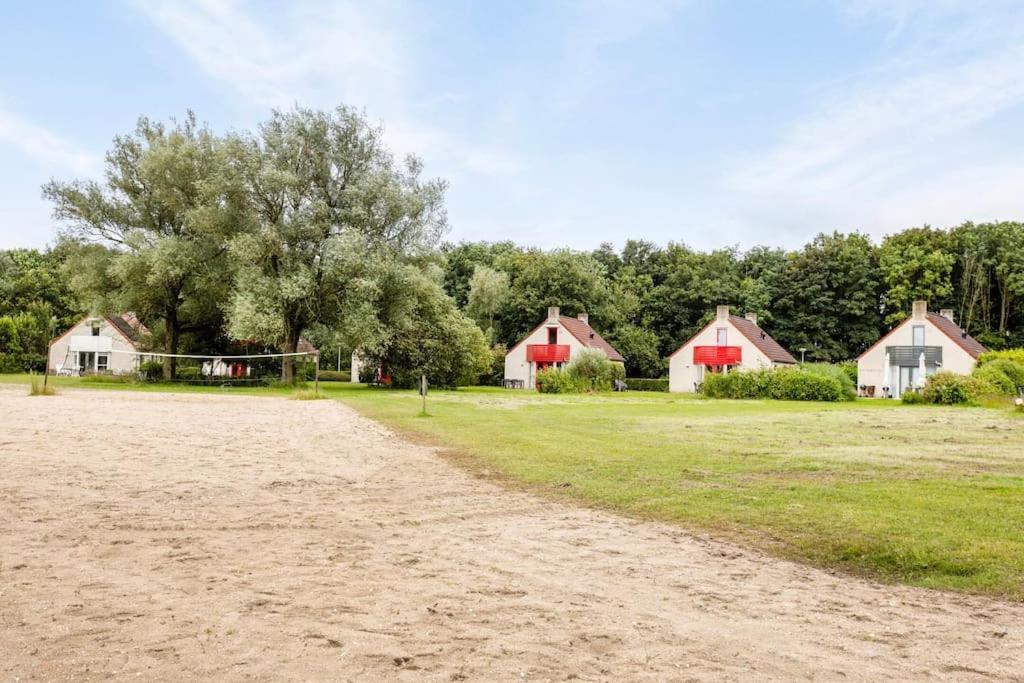 Vakantiehuis Aan Het Water -Incl Laadpaal- Ewijk Экстерьер фото